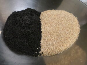 Mè Rang và Cách Rang Mè, Bắp Hầm [PICTURES] [VIDEO] fried sesame seeds, stewed corn