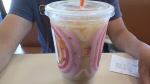 Ai uống Cà Phê Sữa Đá Mỹ hông [PICTURES] DD’s Iced Coffee